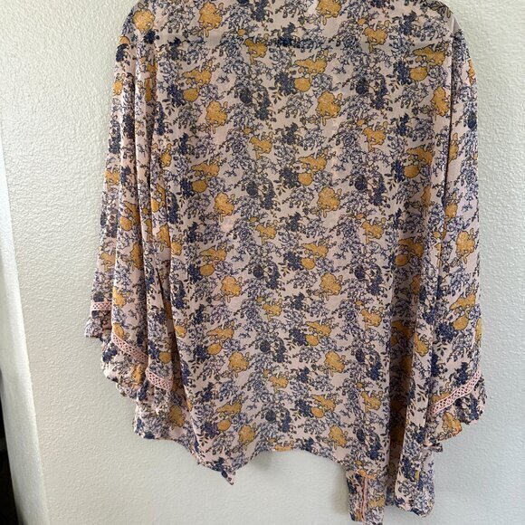 Xhilaration‎ Sheer Floral Blouse  Size Medium/Large - Picture 2 of 7